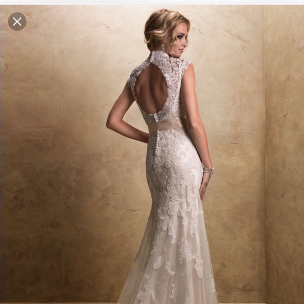 Maggie Sottero Wedding Dress